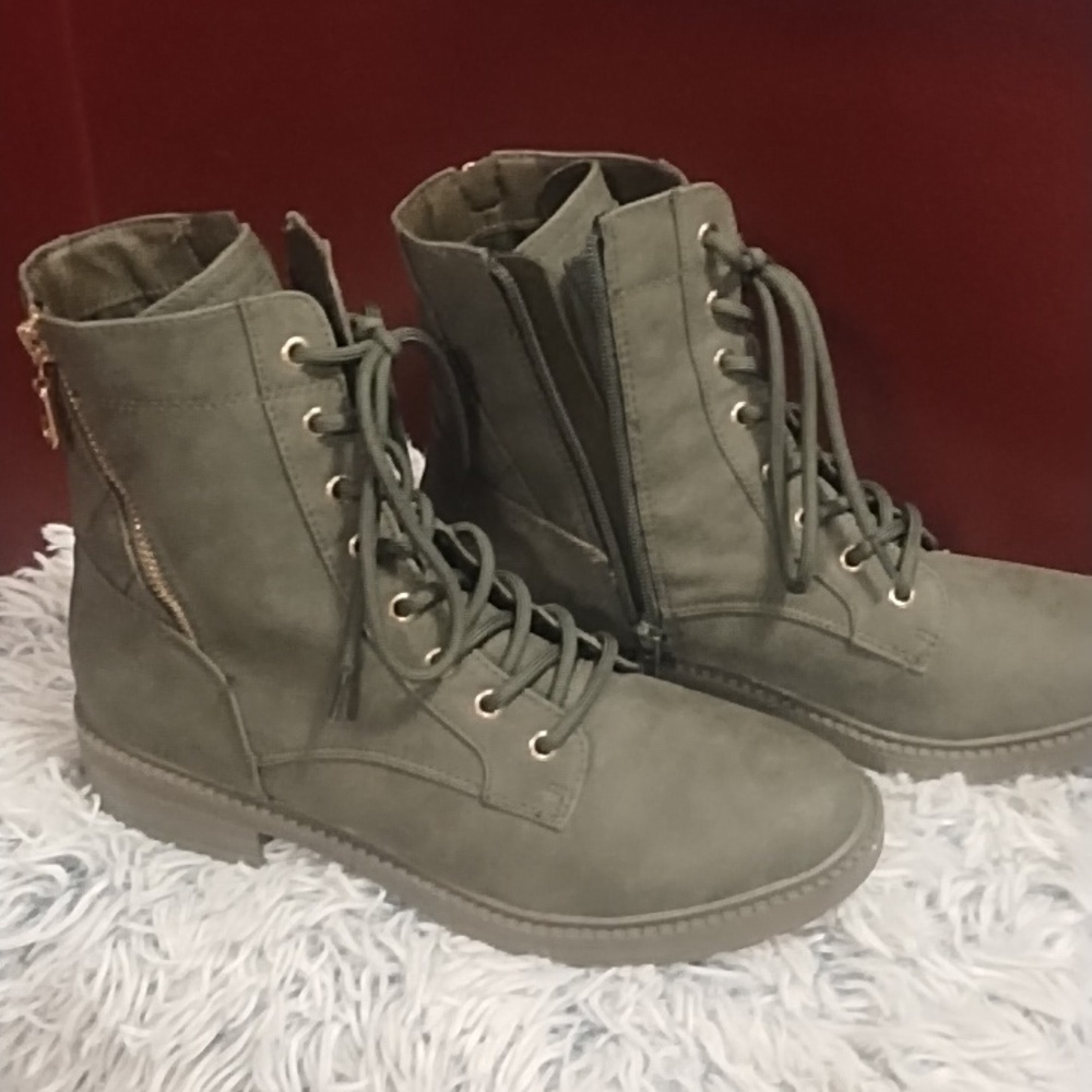 Women's Olive Lace-Up Combat Boots - Picture 4 of 7
